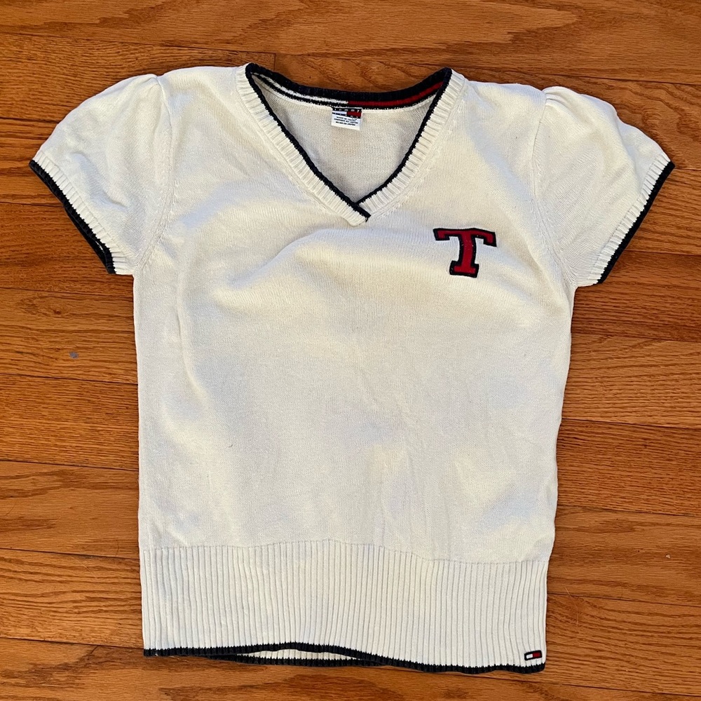Vintage Tommy Hilfiger sweater top.